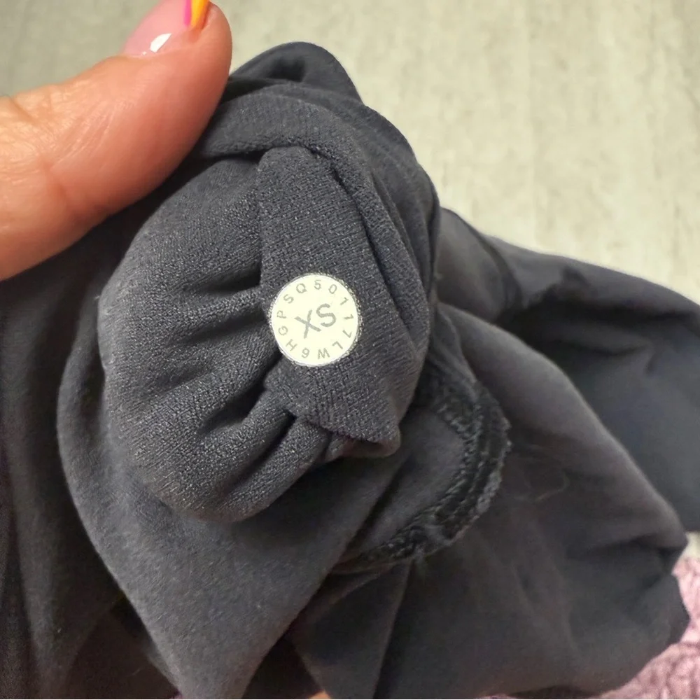 Lululemon Athletica Black crop Leggings Stretchy Performance XS